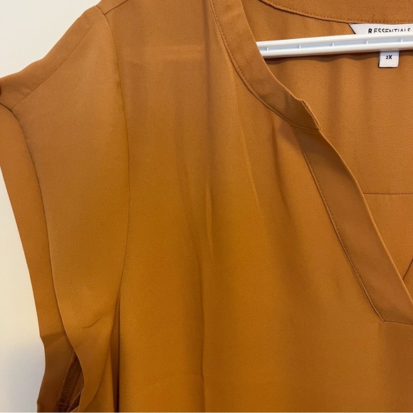 Reitmans Top - Picture 2 of 4